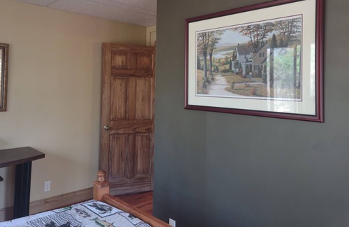 Lanark Highlands Cabina | Rustic Log cabin for nature enthusiast