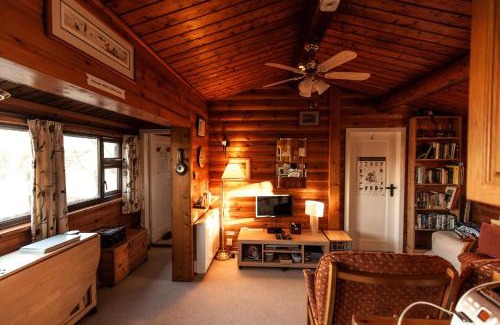 Bronaber Casa | Rustic Log cabin in Snowdonia By Seren Short Stays