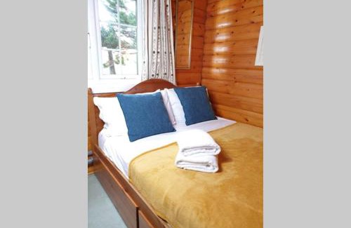Bronaber Casa | Rustic Log cabin in Snowdonia By Seren Short Stays