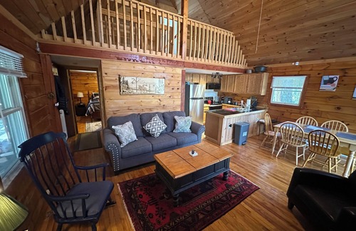 Champion Cabina | Rustic Cabin Ubicado en Laurel de montaña Cerca de 7 Springs / Hidden Valley