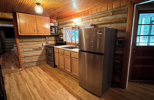 Mentone Cabina | Rustic log cabin on the river!