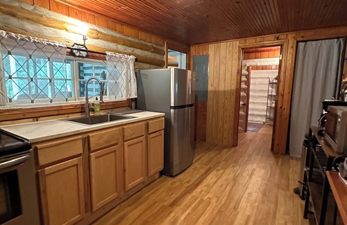 Mentone Cabina | Rustic log cabin on the river!