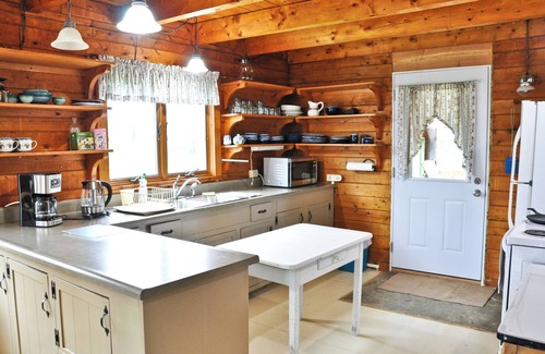 Alfred Station Cabina | Soothing 3-bedroom cabin in Alfred Station