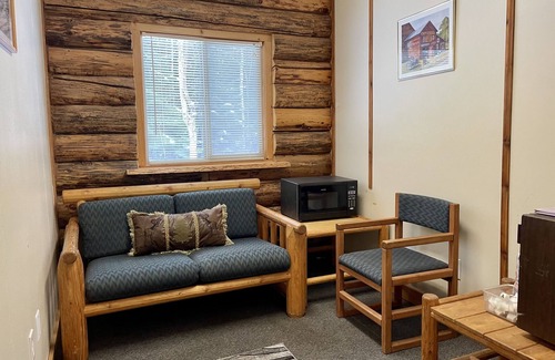 Boundary County Cabina | Rustic log cabin