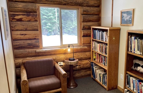 Boundary County Cabina | Rustic log cabin