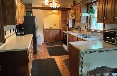 Mosherville Cabina | Rustic Log Cabin Woodland Retreat