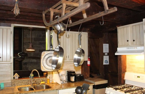 Treasure Lake Cabina | Rustic Log Cabin located in a gated resort community near many outdoor activies.