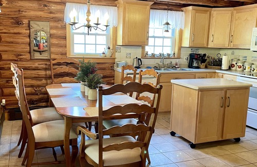 Baileys Harbor Casa | Rustic Log Home located near Baileys Harbor