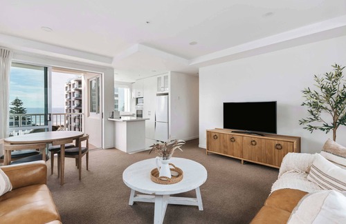 Mount Maunganui Apartamento | Rustic Luxe Mount Escape Sea Views Pool & Gym