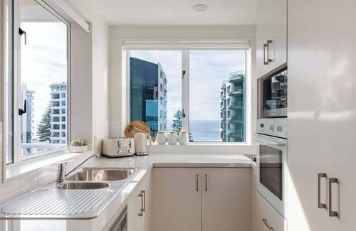 Mount Maunganui Apartamento | Rustic Luxe Mount Escape Sea Views Pool & Gym