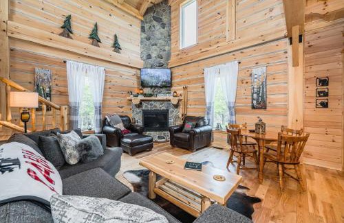 South Bruce Peninsula Casa | Rustic Luxury Saw N' Logzzz Cabin Getaway