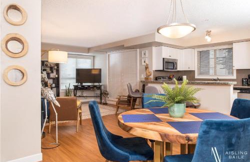 East Kootenay Apartamento | Rustic Modern 2 Bed 2 Bath with Lakeview Pool and Hot Tub