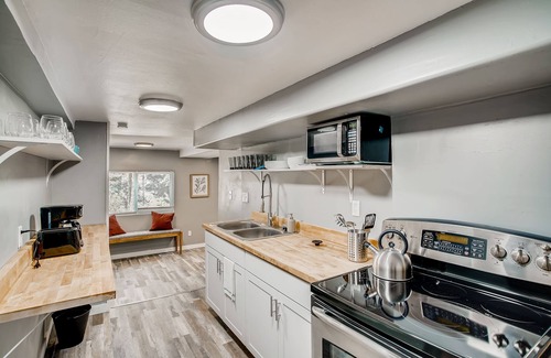 Evergreen Casa | Rustic Modern 3 bedroom 2.5 Mountain Escape