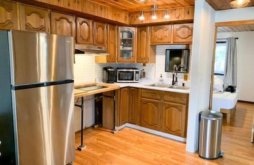 Fairbanks Cabina | Rustic Modern Cabin in Town+WiFi+Trails+Fire Pit
