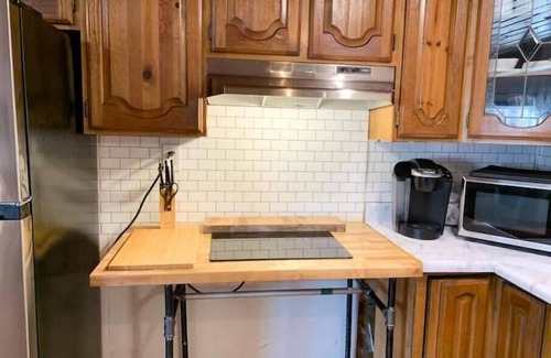 Fairbanks Cabina | Rustic Modern Cabin in Town+WiFi+Trails+Fire Pit