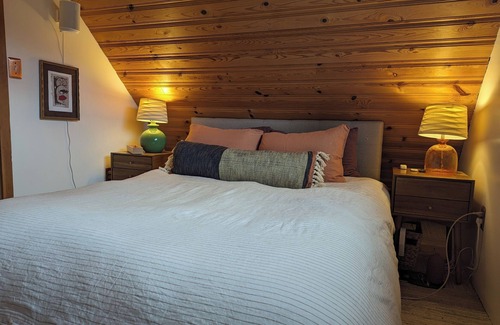 Vashon Island Otro | Rustic Modern Farmhouse on Vashon Island with Hot Tub & IR Sauna, Firepit