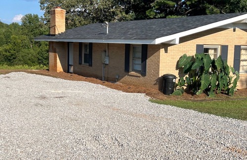 Union County Cabaña | Rustic-Modern House 2bedrooms in Marshville