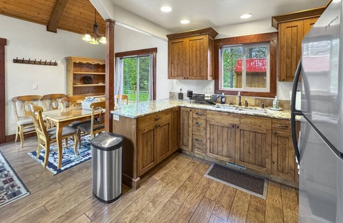 Tamarack Resort Cabina | Rustic Modern Mountain Retreat Near Boulder Creek