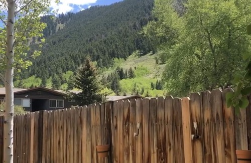 Jackson Casa | Rustic modern w/ mountain views, creek, hiking, biking + 2 blocks to ski shuttle
