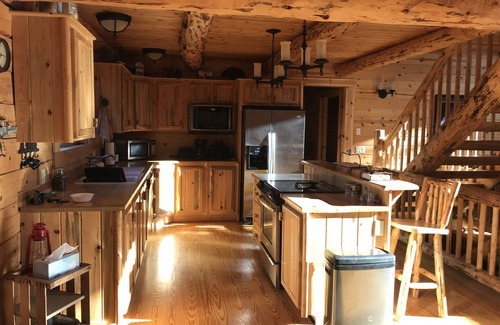 New Meadows Casa | Rustic Mountain Cabin
