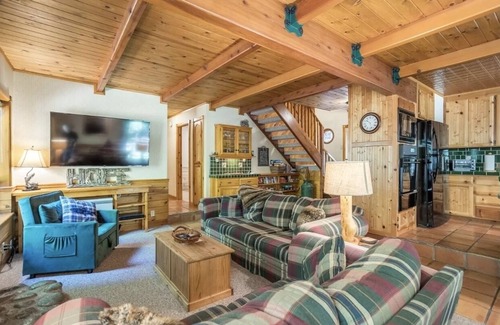 Shingletown Cabina | Rustic Mountain Cabin - 9 Miles to Lassen Park-EV Charging