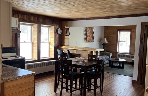 Olmstedville Condominio | Rustic Mountain Condo Close to Gore Mountain