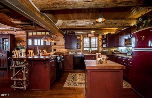 Kalispell Casa | Rustic Mountain Retreat on a Peak