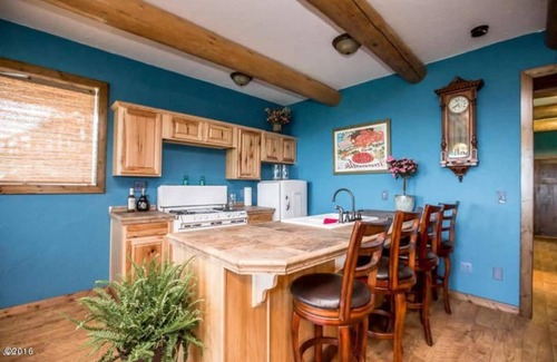Kalispell Casa | Rustic Mountain Retreat on a Peak