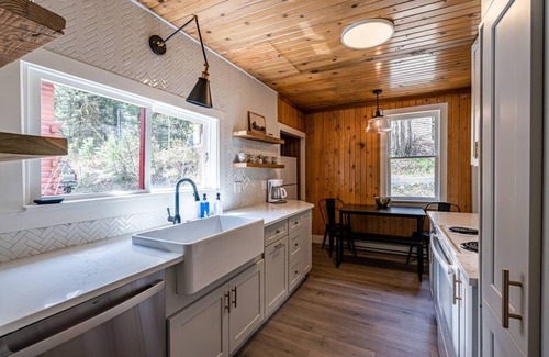 McCall Cabina | Rustic Mountain Retreat, Pet Friendly