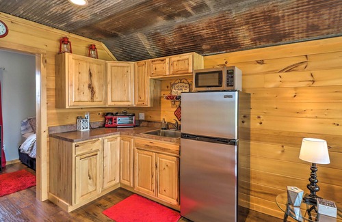 Norfork Apartamento | Rustic Norfork Studio w/ Million Dollar View!