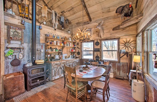 Putnam County Cabina | Rustic Powersville Cabin: Secluded Countryside!