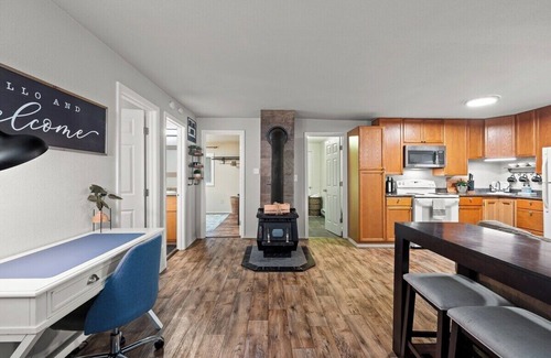 Littlerock Casa | Rustic Private Cottage w/ King Bed & HiSpeed Wi-Fi