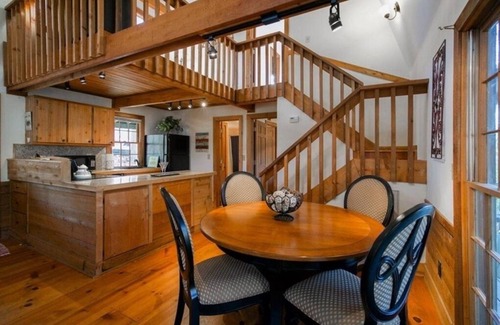 Big Canoe Casa | Rustic, Private, Cozy Cabin Getaway in Mountains of Big Canoe