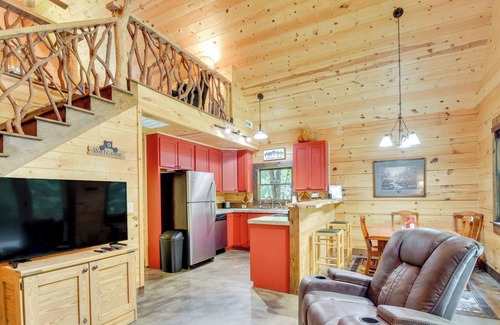 Rabun Gap Cabina | Rustic Rabun Gap Cabin ~ 2 Mi to Dtwn Clayton!