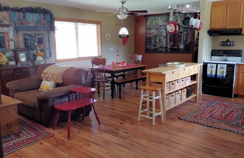 Pinetop Cabaña | "Rustic Retreat" Escape To The "White Mountains" of Pinetop, Arizona