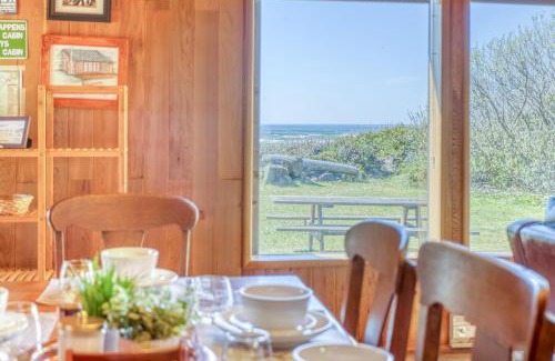 Yachats Casa | Rustic Retreat