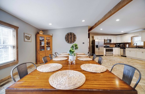 Jonas Casa | Spacious 5-Bedroom Mountain Retreat w/Game Room & Golf Simulator