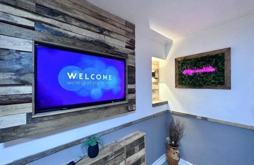 Pentre Apartamento | Rustic Rhondda Retreat W Hot Tub & Sauna - Ystrad