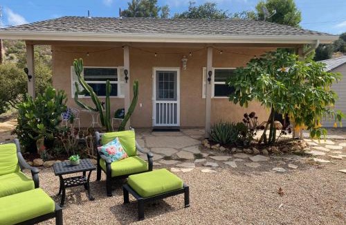 Jamul Complejo | Rustic Ridge Vineyards Cottage