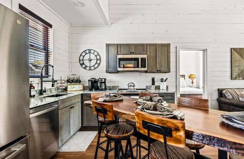 Sevierville Casa | Rustic Ripples Chalet