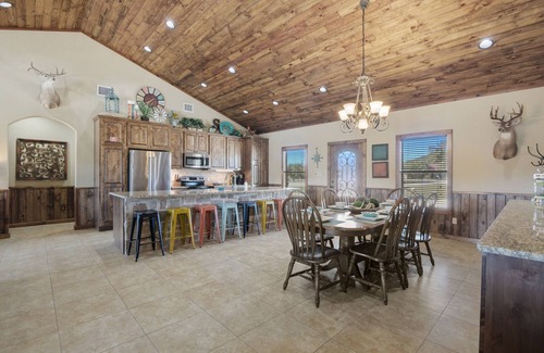 Sabinal Casa | Rustic Riviera Sleeps 28w/5bdrm OptHeatedPool PingPong FREE FrioAccess@ConcanVIP
