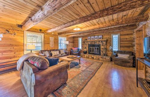 Ruidoso Casa | Rustic Ruidoso Log Cabin with Hot Tub and Deck!