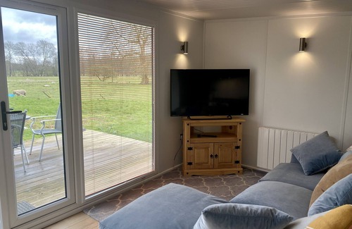 Thetford Cabina | Rustic Rural Countryside Retreat