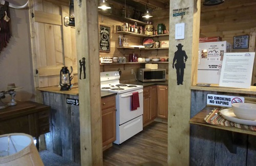 Harrison Cabina | Rustic Serenity in the Ozarks