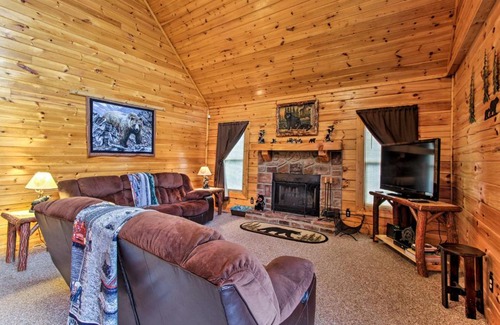 Sevierville Casa | Rustic Sevierville Cabin with Covered Porch!