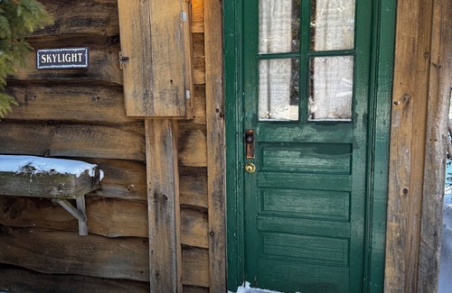 Lake Placid Casa | Rustic Skylight Adirondack Cabin