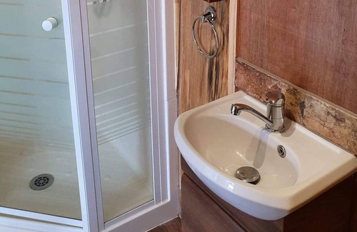 Bay View Apartamento | Rustic Studio close to everything!