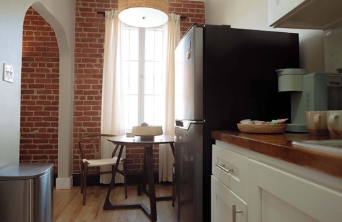 East Hollywood Apartamento | Rustic Studio in Los Feliz - Fully Furnished