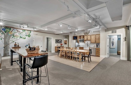 Downtown Nashville Apartamento | Rustic Suite 6BR by Maddox Hotel