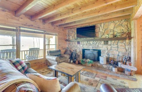 Topton Casa | Rustic Topton Cabin with Game Room and Private Hot Tub